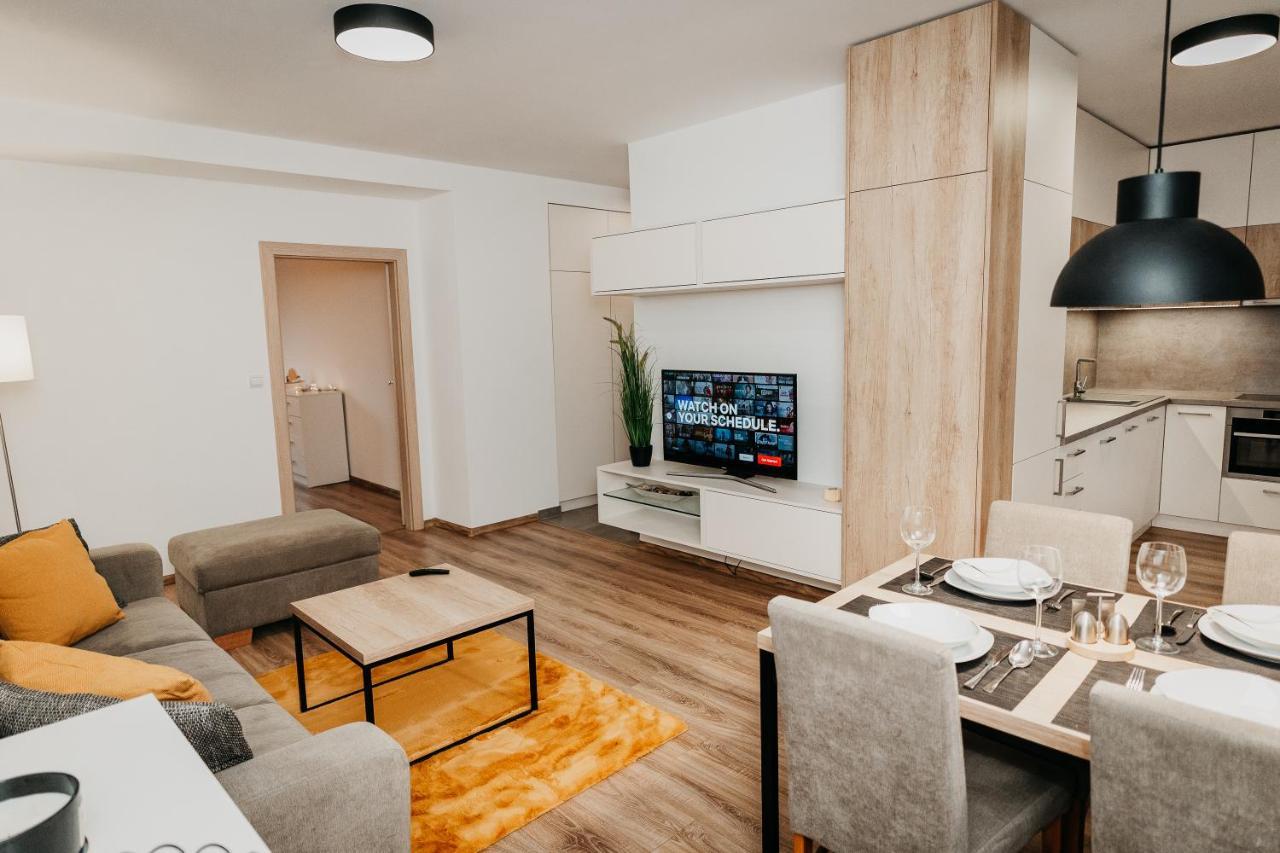 Old Town City Center Apartment 2 - Private Parking Included 科希策 外观 照片