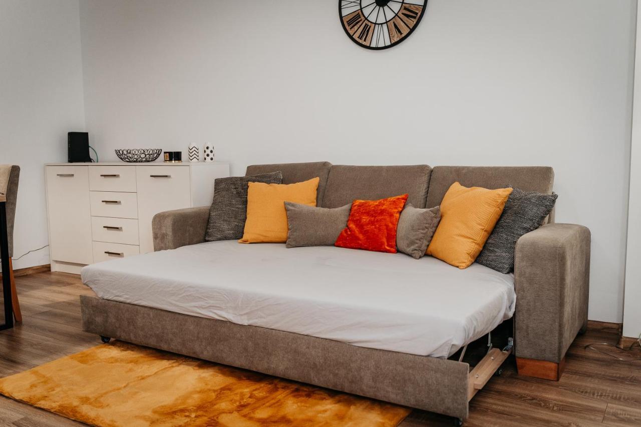 Old Town City Center Apartment 2 - Private Parking Included 科希策 外观 照片