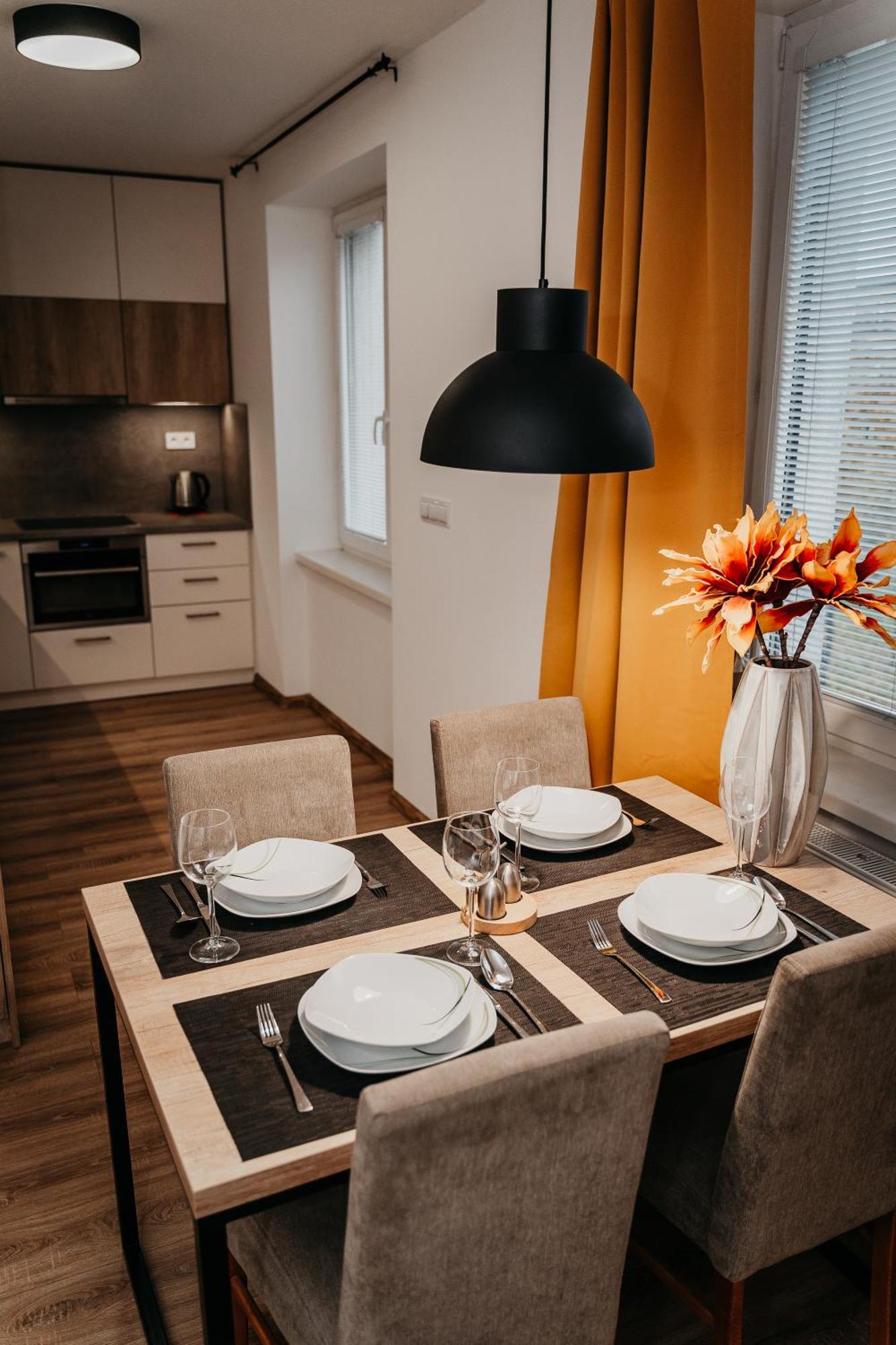 Old Town City Center Apartment 2 - Private Parking Included 科希策 外观 照片