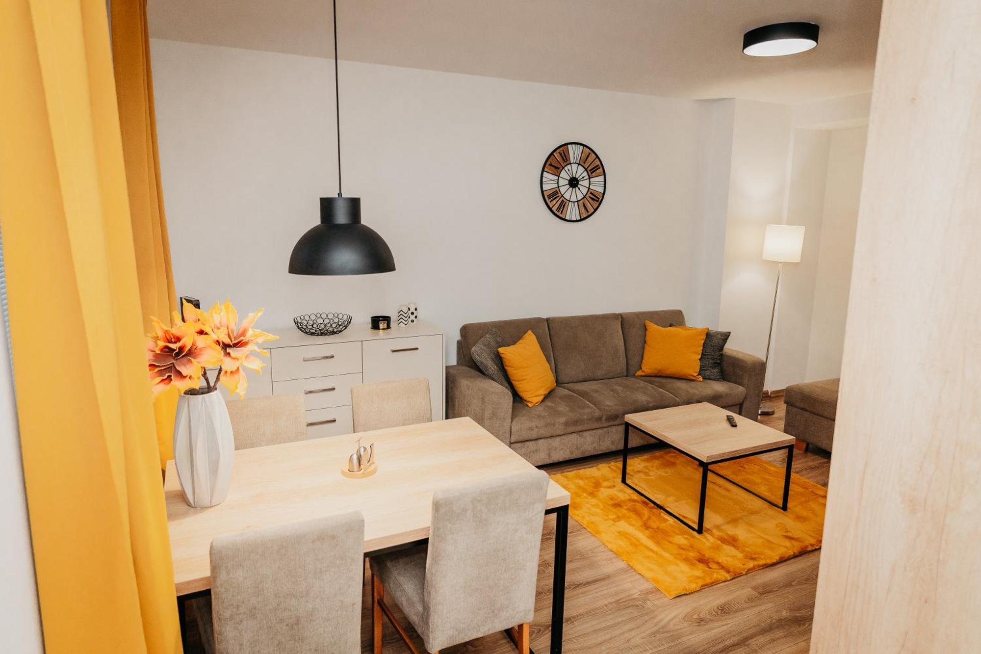 Old Town City Center Apartment 2 - Private Parking Included 科希策 外观 照片
